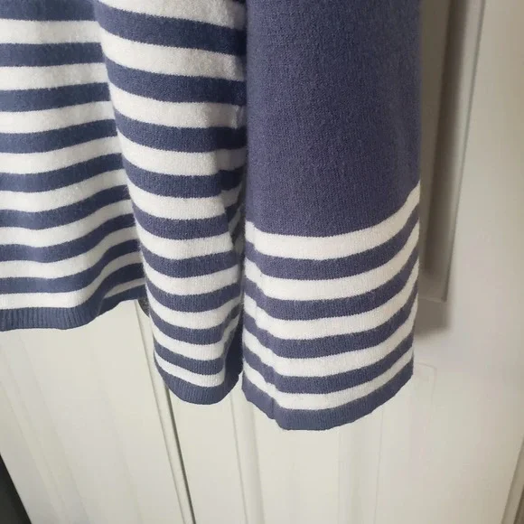 Hannah Striped V-neck Lightweight Nylon Blend Pullover Sweater - Picture 4 of 7